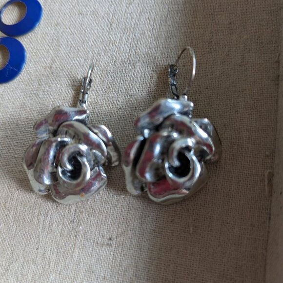 Vintage to New Lot of 9 Pair Earrings Gold Tone Dead Stock Late 80's - Picture 3 of 5